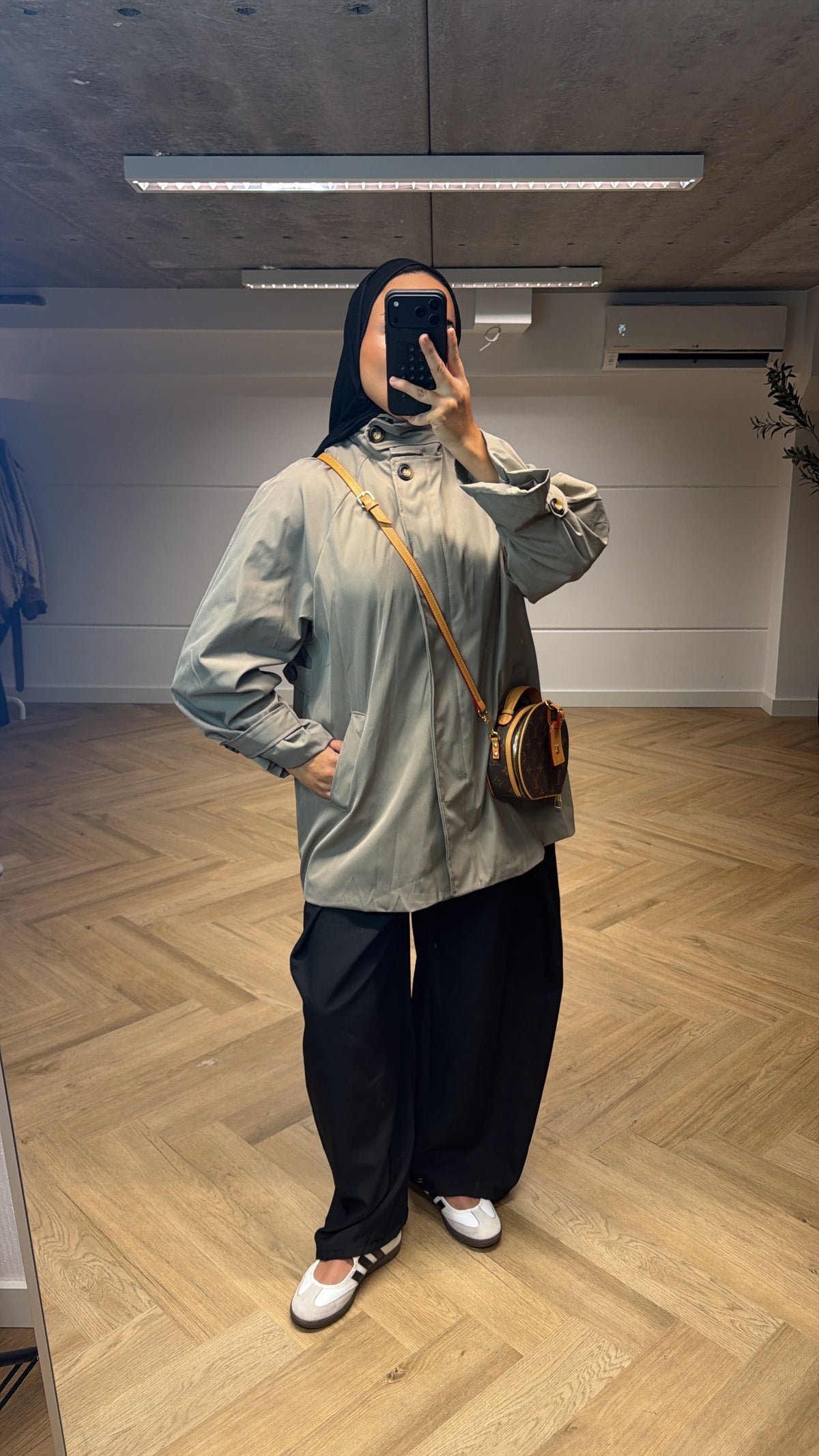 Short Trench taupe