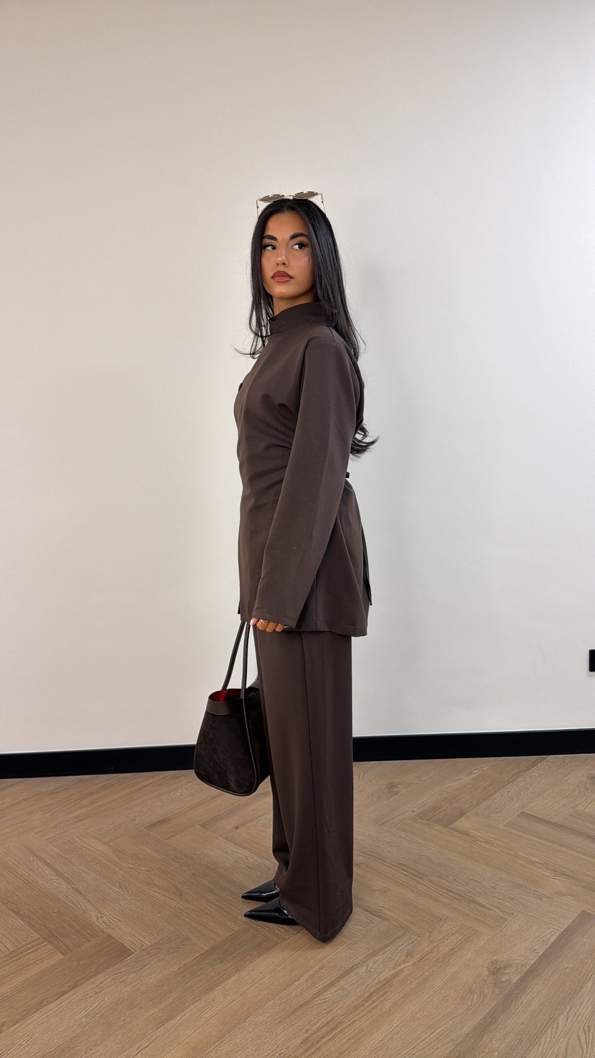Asymmetric Tailored Set