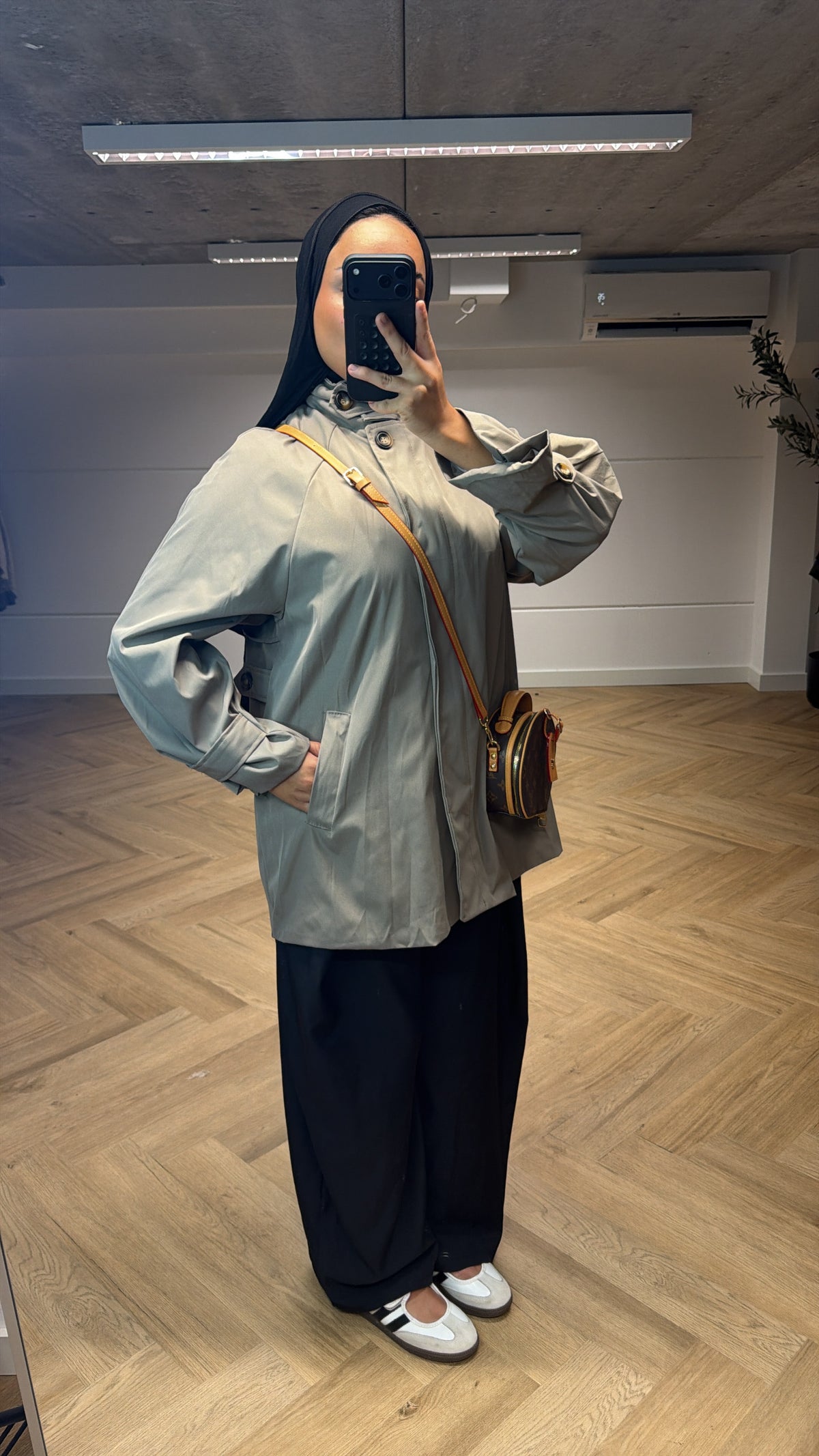 Short Trench taupe