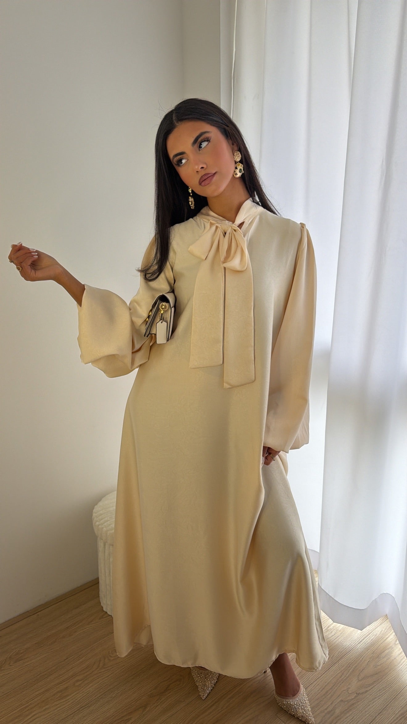 Bow Abaya Beige