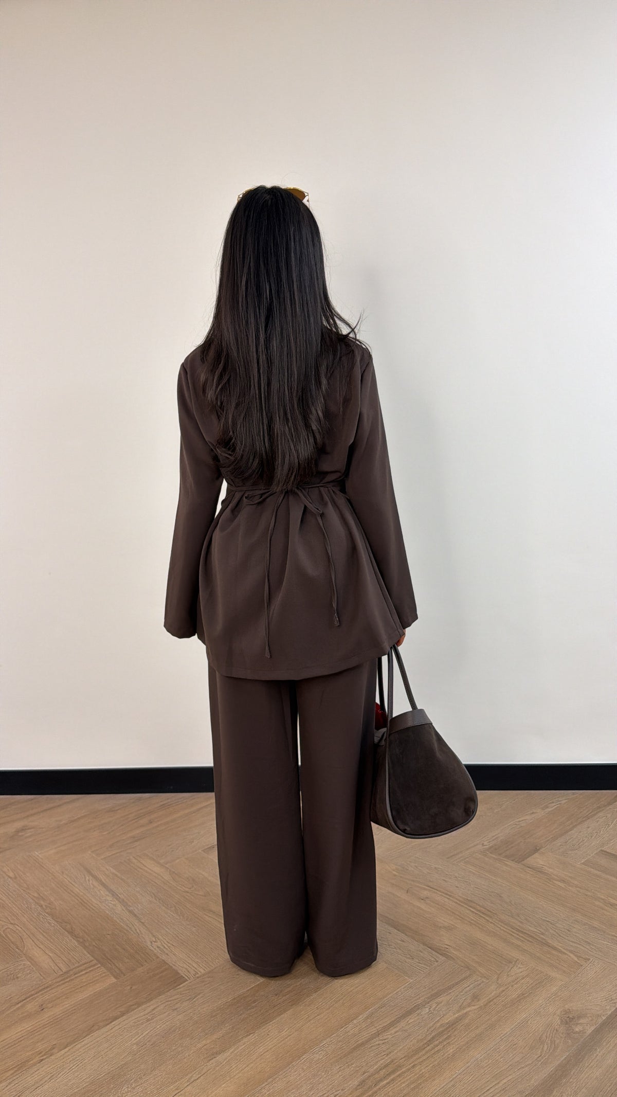 Asymmetric Tailored Set